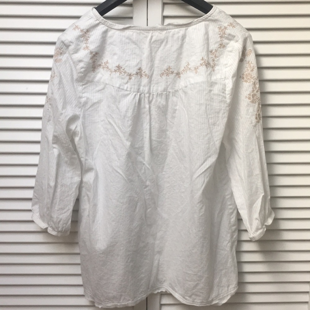 Light weight maternity top